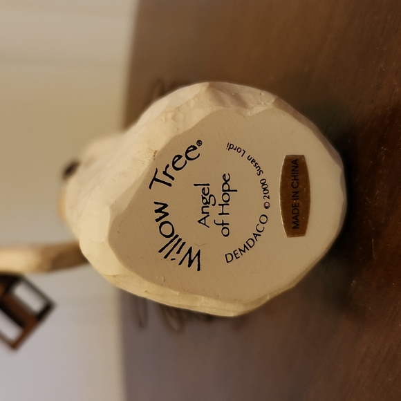 Hallmark inspirational Willow Tree Angel of Hope - Picture 5 of 5